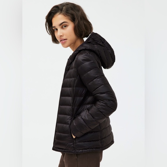 Aritzia Puffer Jacket - Picture 3 of 5
